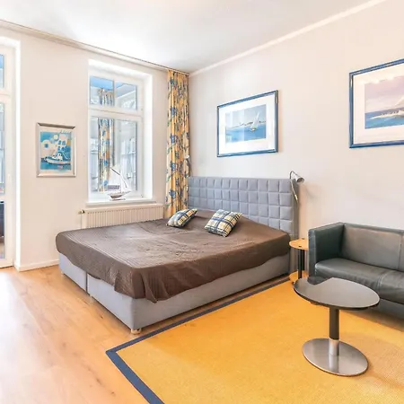 3 Eden Mit Strandkorb Остзебад Бинц